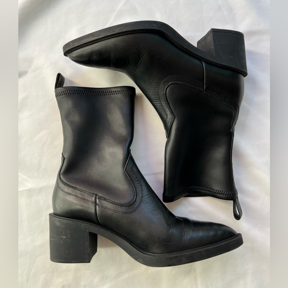 La Canadienne Parks Leather Bootie In Black Microfiber Lining Women’s Sz 8